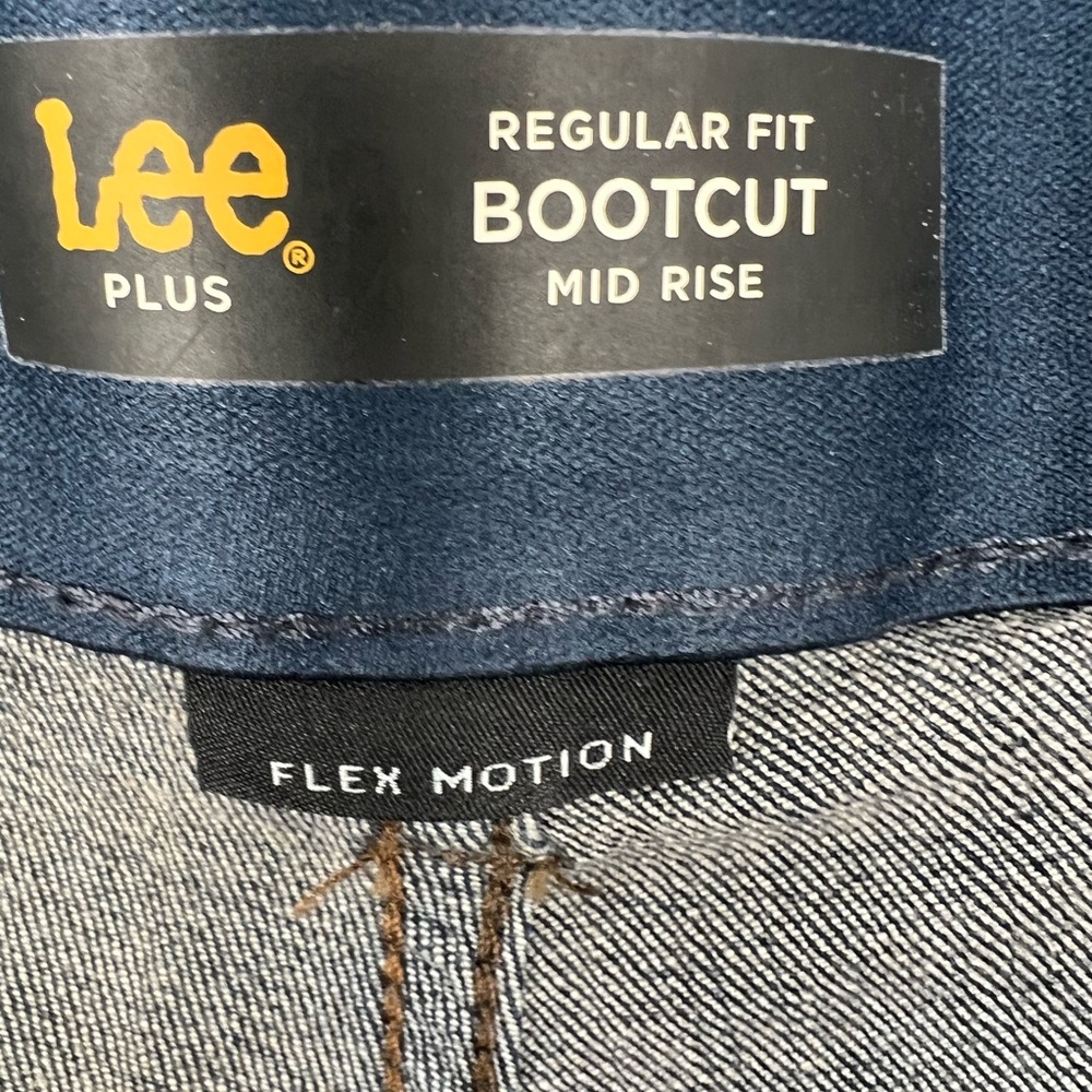 LEE RENEGADE FLEX MOTION REGULAR FIT MIDRISE BOOTCUT DARK BLUE JEANS - Picture 12 of 14